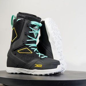 ThirtyTwo Womens Light JP Walker ‎8105000398-001 Black Snowboard Boots Size 7